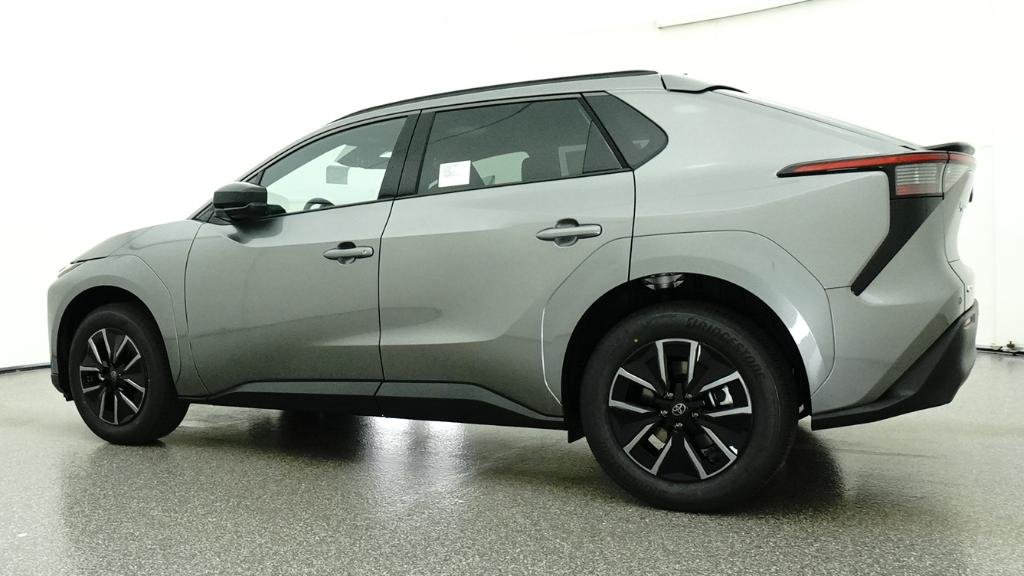 New 2026 Heavy Metal Toyota XLE image 15
