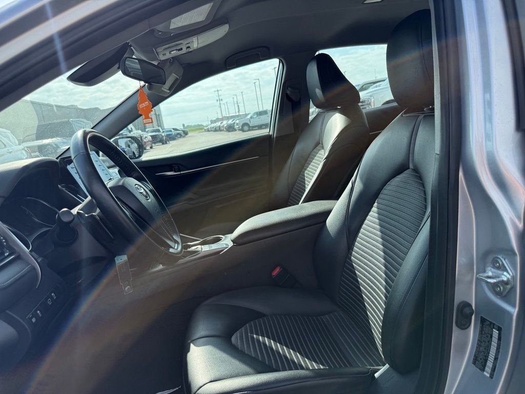 Used 2022 Silver Toyota SE image 5