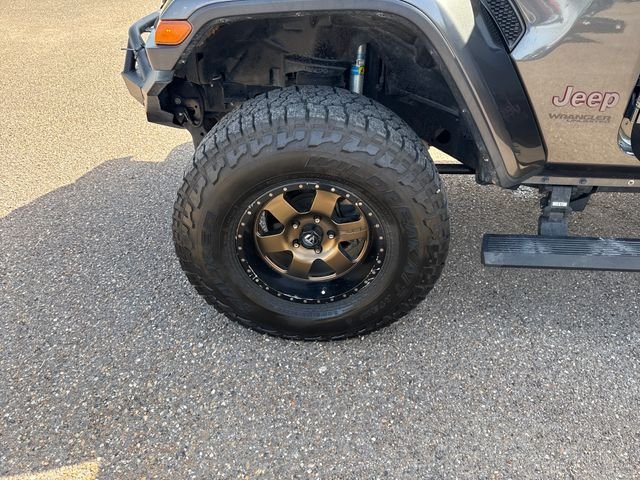 Used 2018 Gray Jeep Unlimited Rubicon image 10