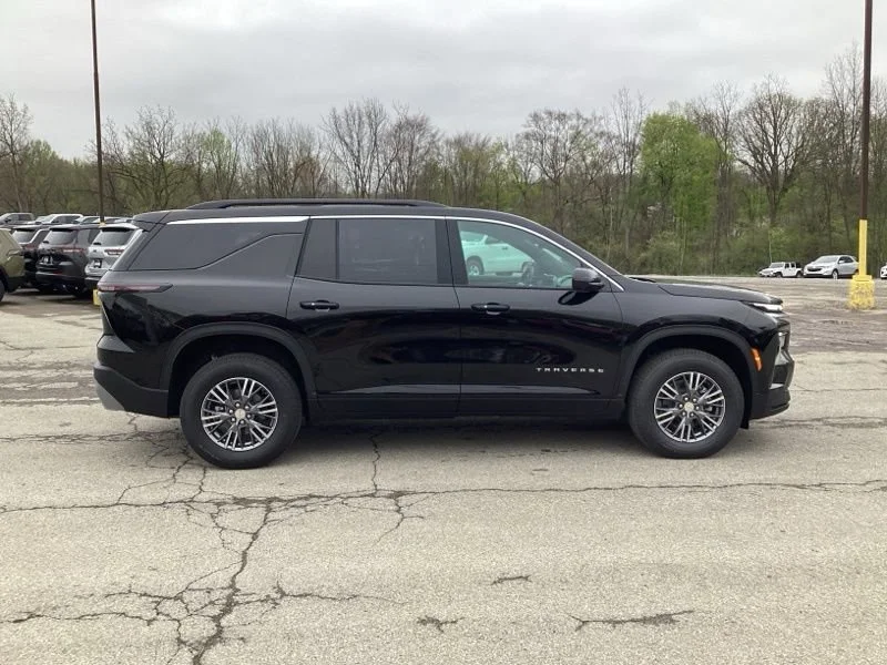 2026 Chevrolet Traverse LT - Photo 8