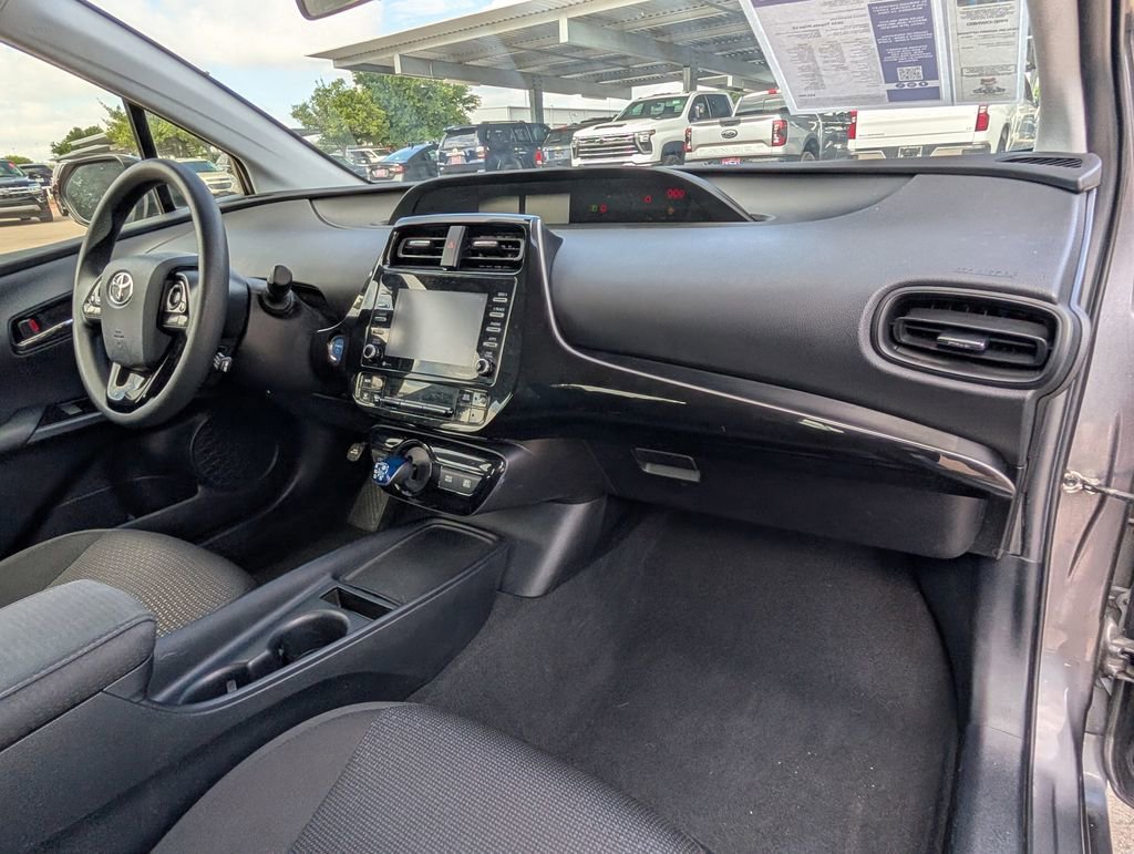 Used 2021 Gray Toyota LE image 22