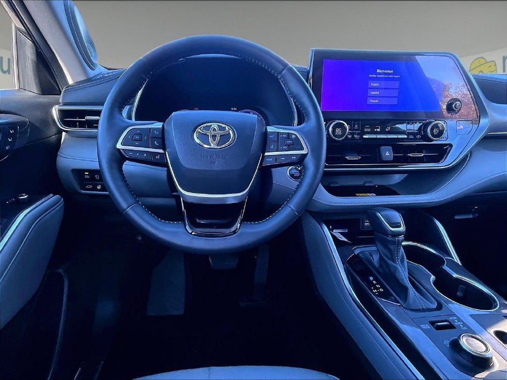 Used 2023 Gray Toyota Platinum image 18