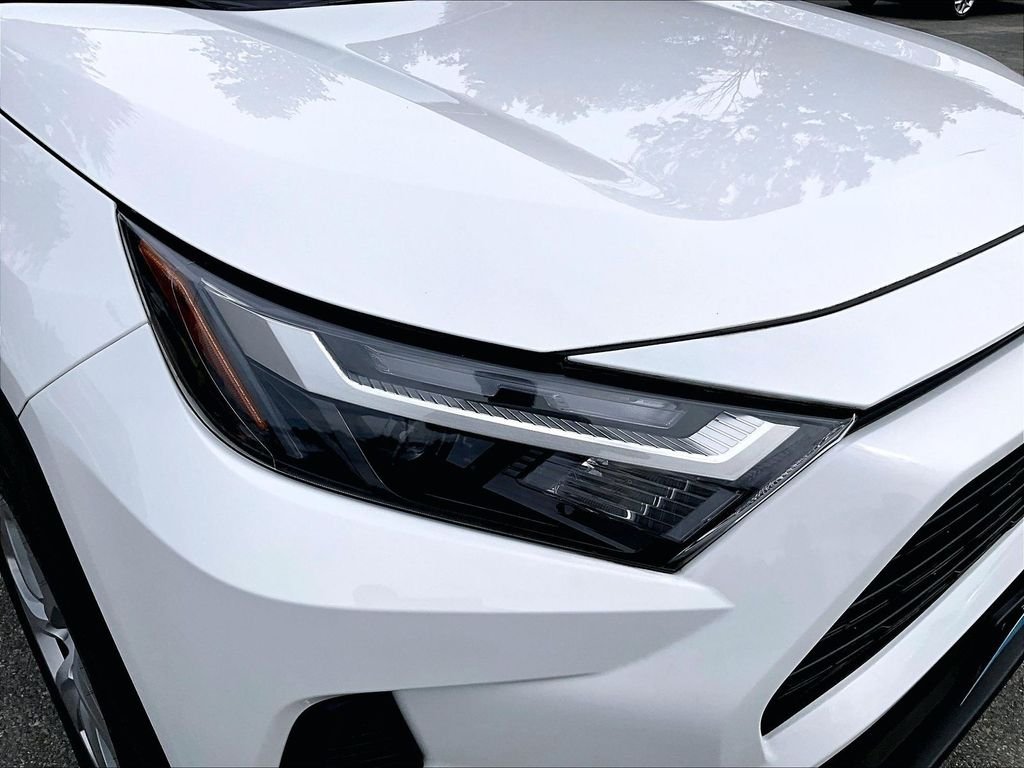 Used 2024 White Toyota LE image 33