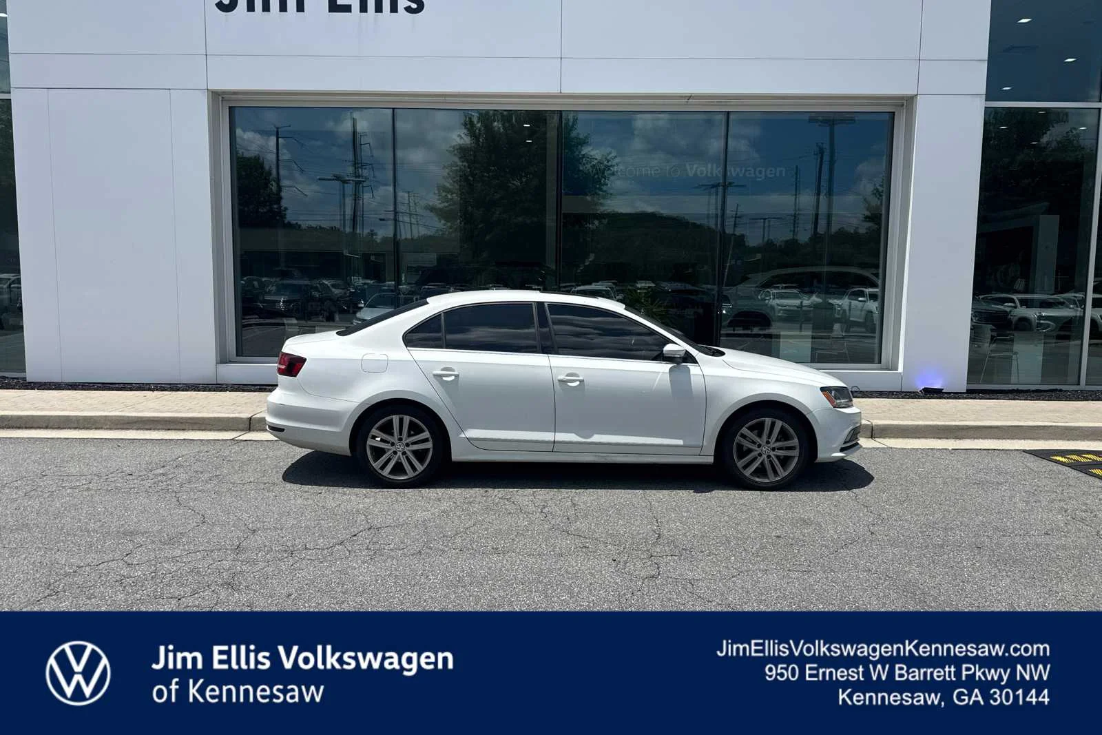2017 Volkswagen Jetta 1.8T SEL Auto's photo