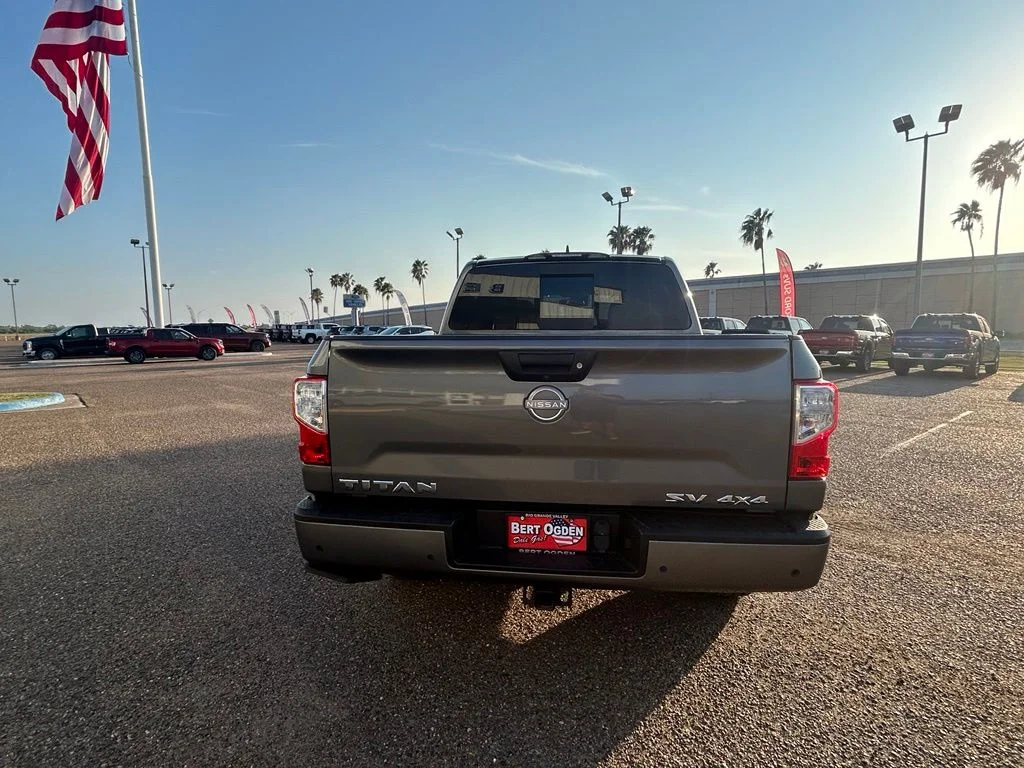 Used 2024 Gray Nissan SV image 5