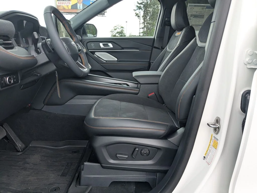New 2026 Star White Metallic Tri-Coat Ford Tremor image 14