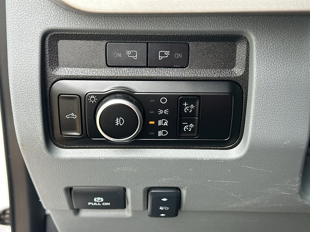 Used 2024 Oxford White Ford XLT image 26