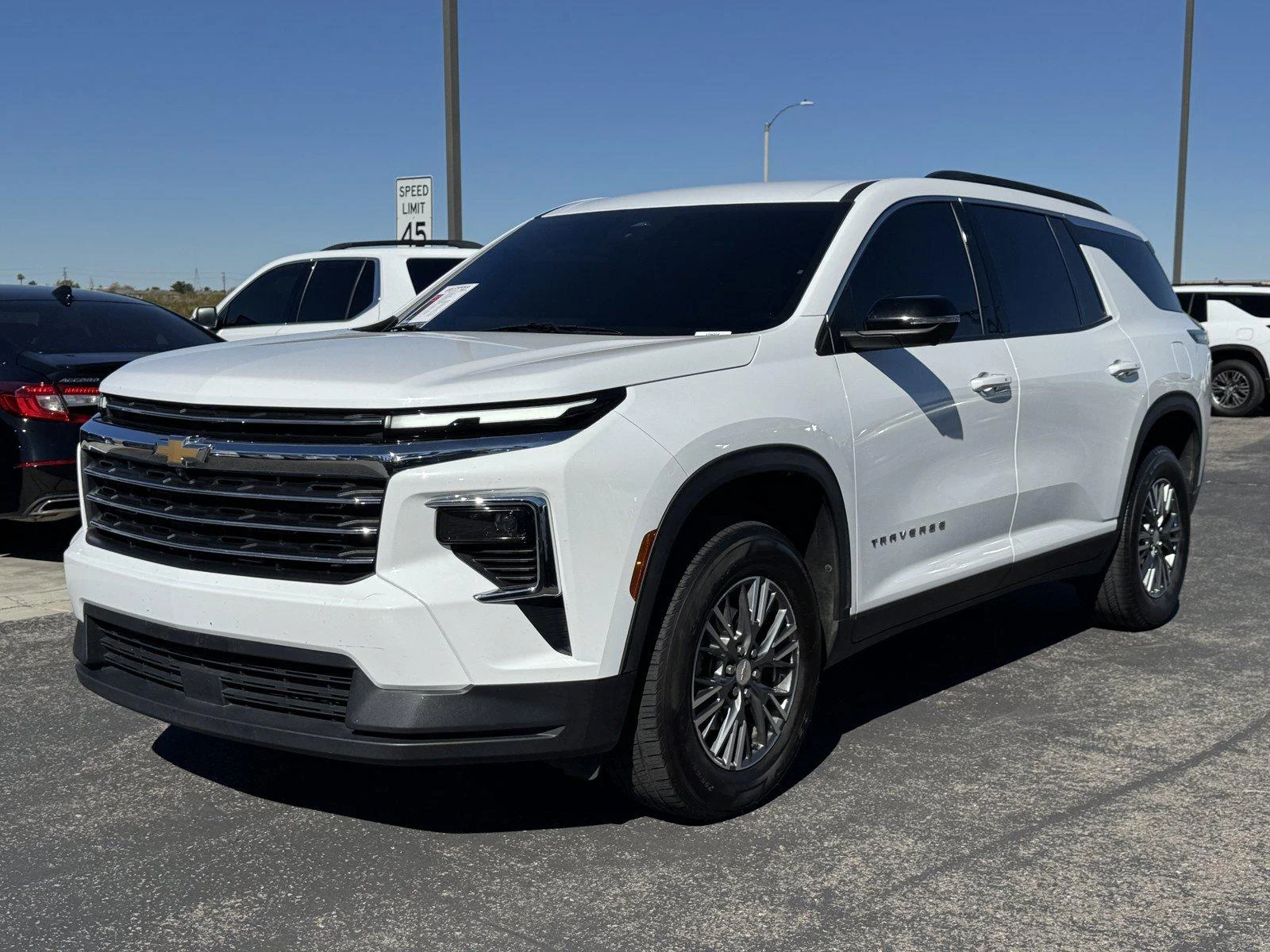 Used 2024 Summit White Chevrolet LT image 3