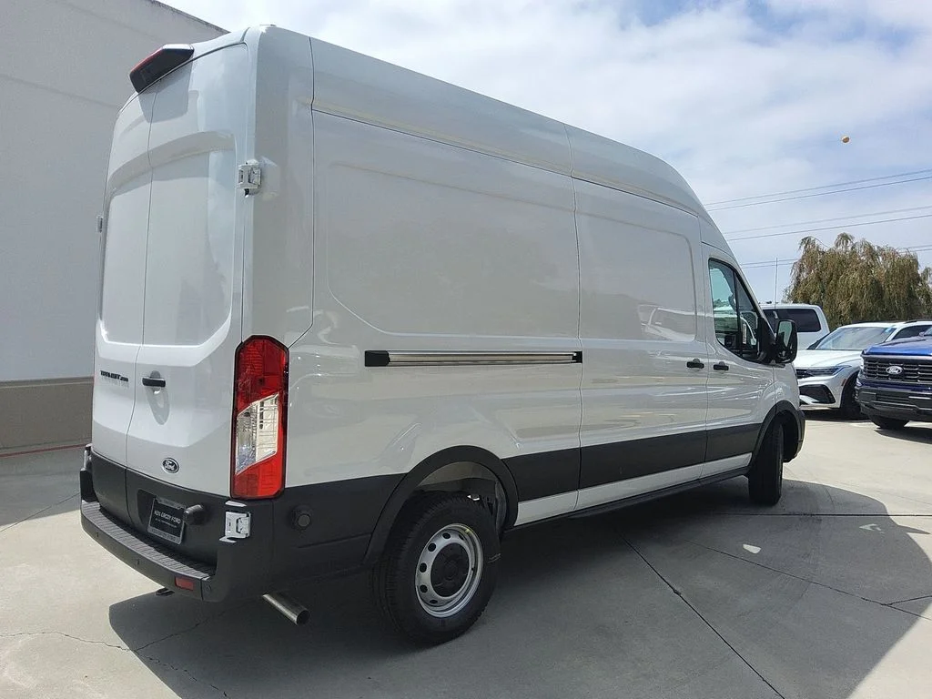 New 2026 Oxford White Ford Base image 18