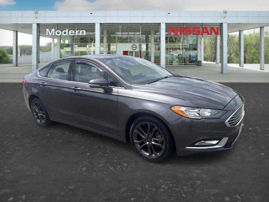 Used 2018 Magnetic Metallic Ford SE image 8