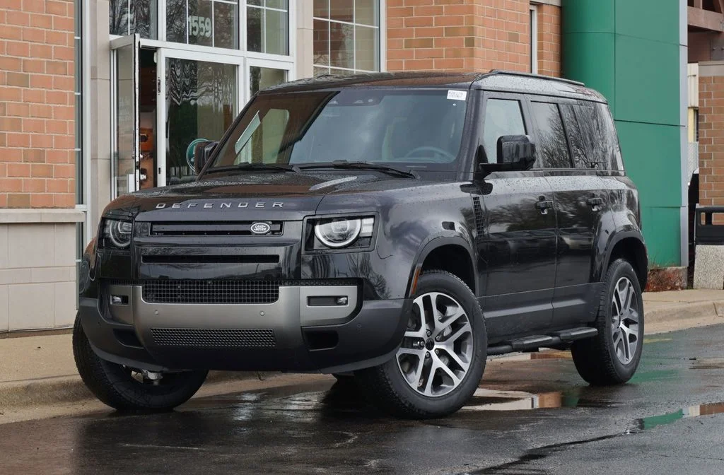 New 2026 Santorini Black Land Rover S image 1