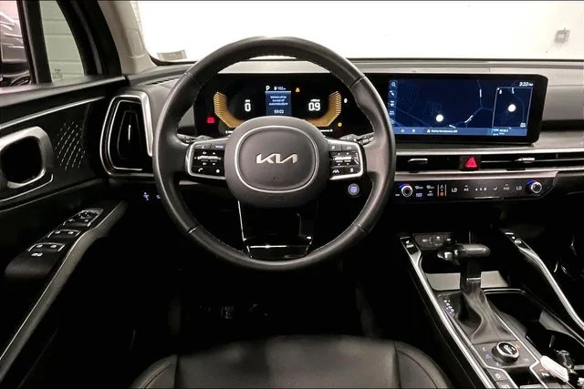 Used 2025 Wolf Gray Kia EX image 6