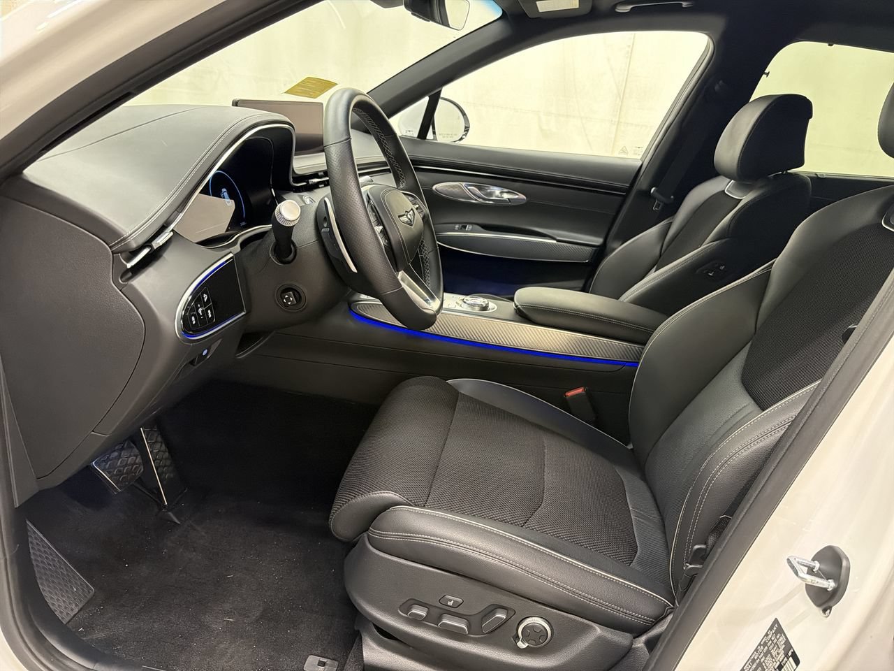 2023 GENESIS GV70 Standard - Photo 14
