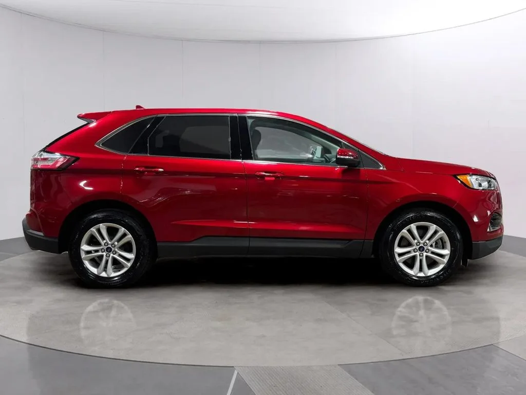 Used 2020 Rapid Red Metallic Tinted Clearcoat Ford SEL image 2