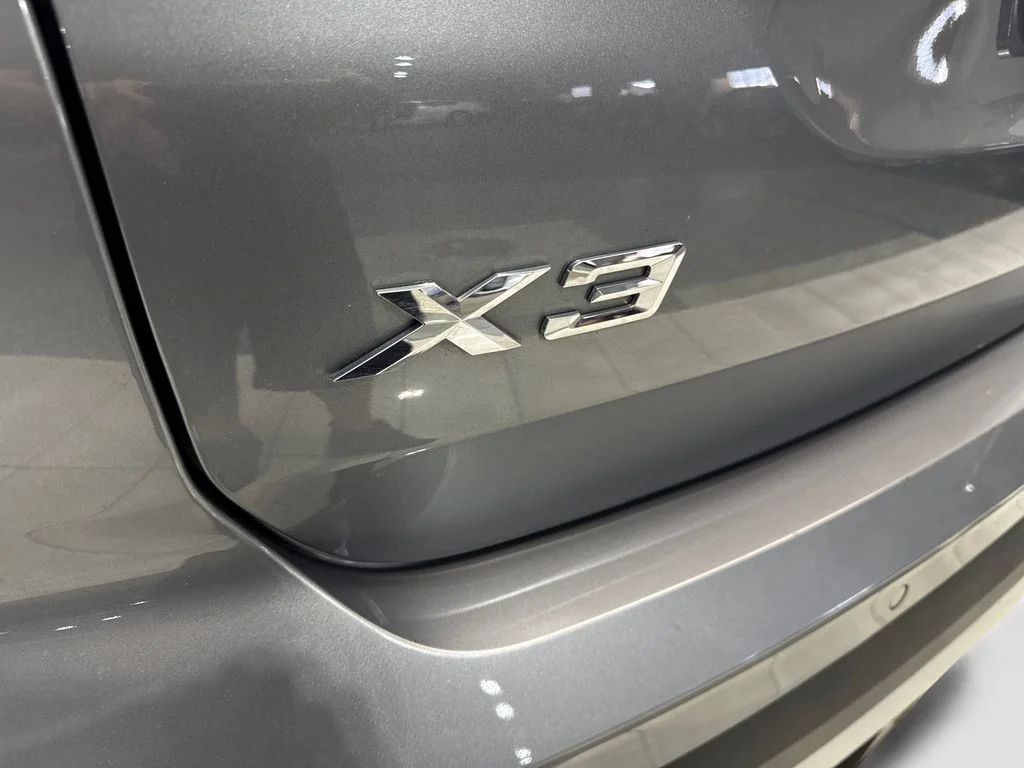 Used 2024 Gray BMW sDrive30i image 21