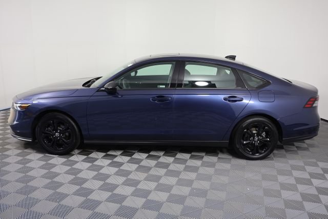 Used 2025 Blue Honda SE image 5
