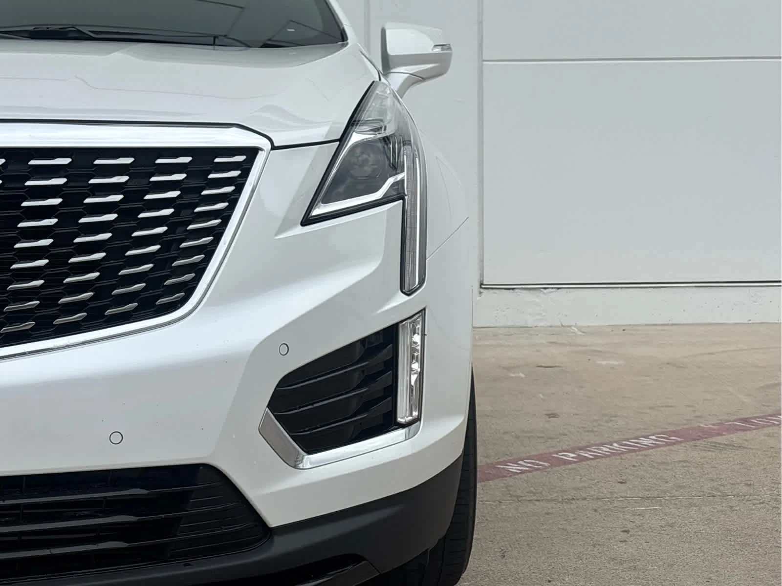 Certified Used 2023 Crystal White Tricoat Cadillac Luxury image 7