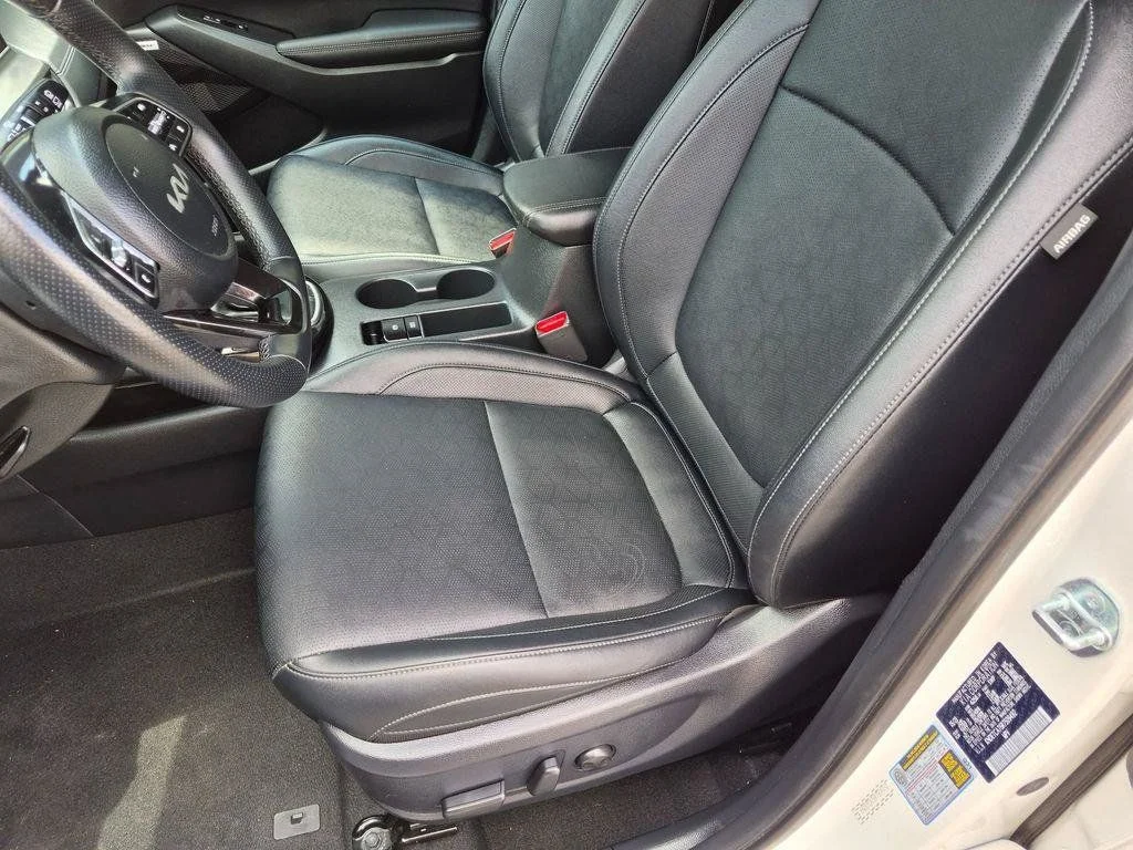 Used 2024 White Kia SX image 22