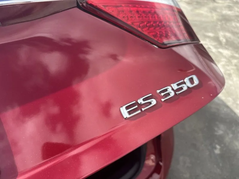 Used 2015 Red Lexus  image 11