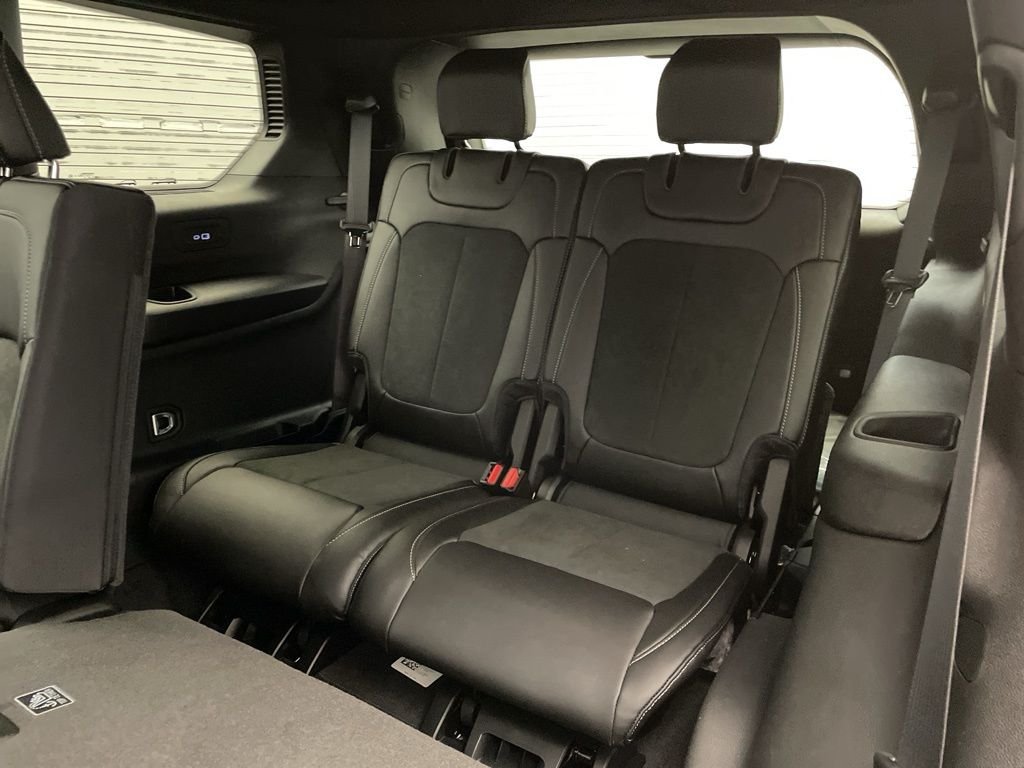 New 2026 Silver Zynith Exterior Paint Jeep Altitude image 18
