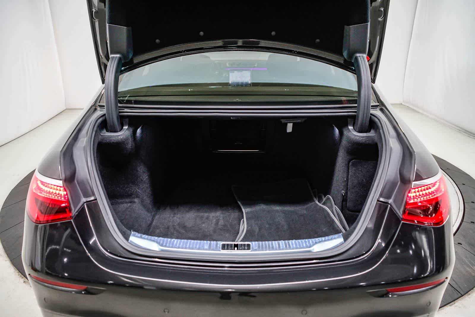 Used 2023 Graphite Grey Mercedes-Benz S 580 image 27