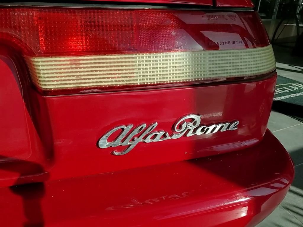 Used 1991 Red Alfa Romeo Veloce image 7