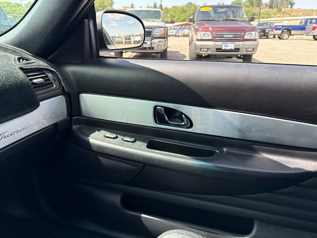 Used 2004 Blue Ford Base image 23