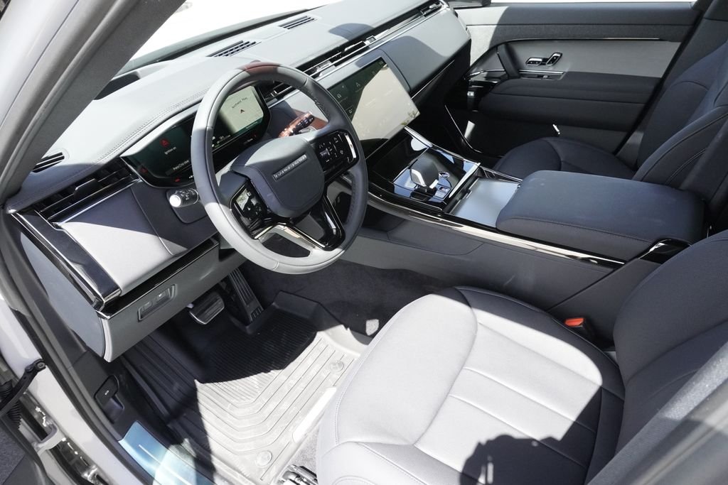 New 2026 Borasco Grey Land Rover Dynamic SE image 18