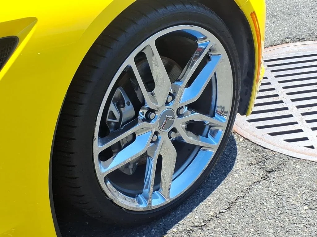 Used 2019 Yellow Chevrolet Stingray image 7