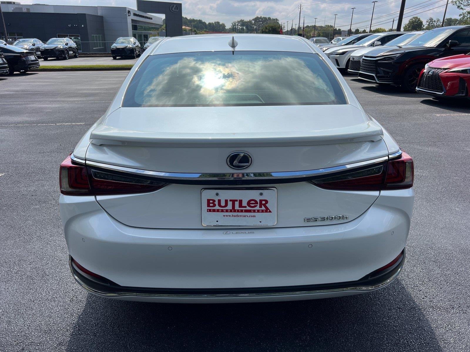 Used 2025 Eminent White Pearl Lexus ES 300h image 6
