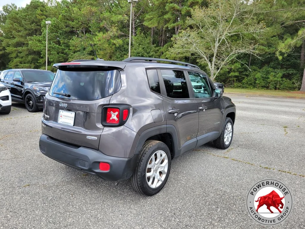 Used 2017 Gray Jeep Latitude image 8