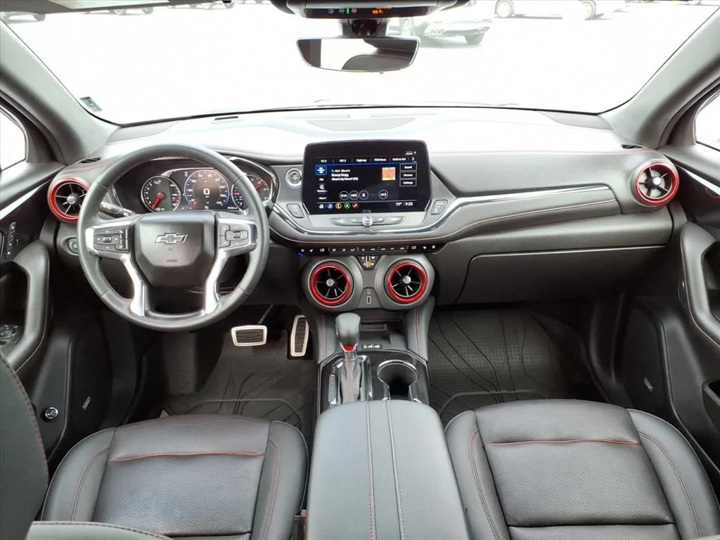 Used 2023 Iridescent Pearl Tricoat Chevrolet RS image 28