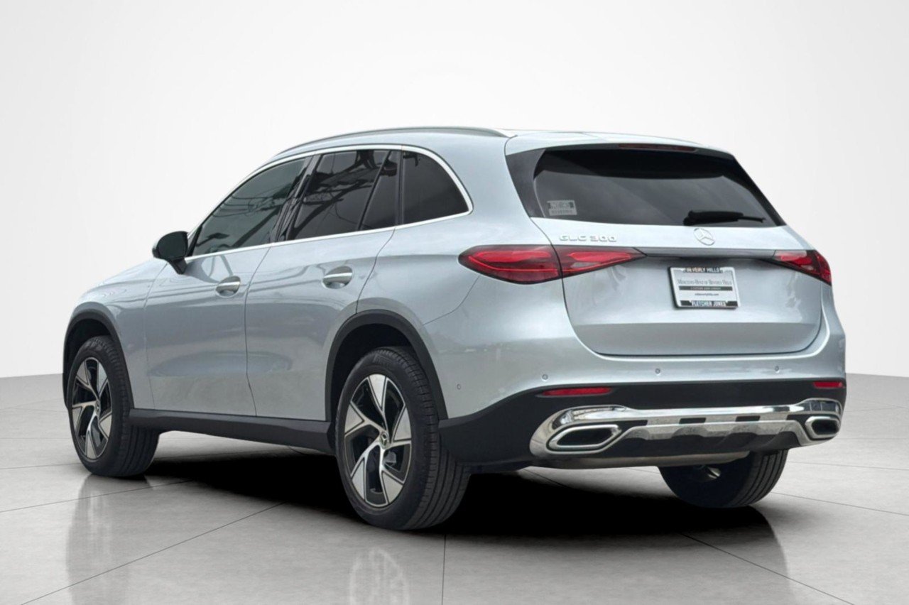 Used 2024 Cirrus Silver Metallic Mercedes-Benz GLC 300 image 3