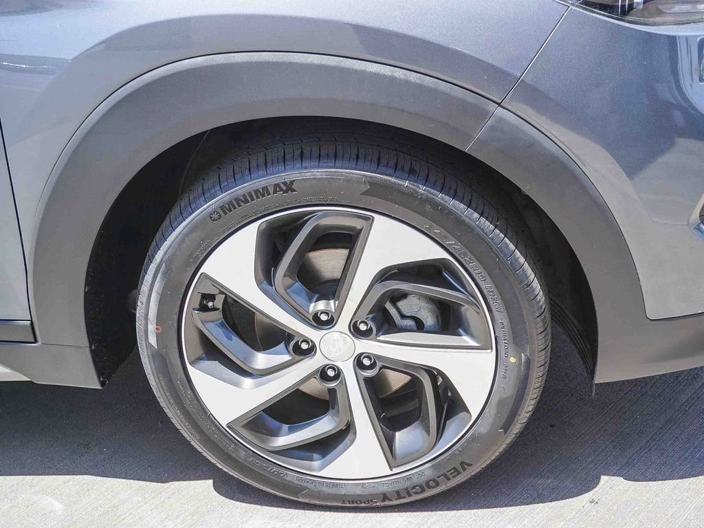 Used 2017 Gray Hyundai Value image 9