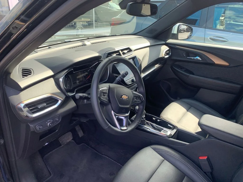 Used 2023 Black Metallic Chevrolet ACTIV image 10