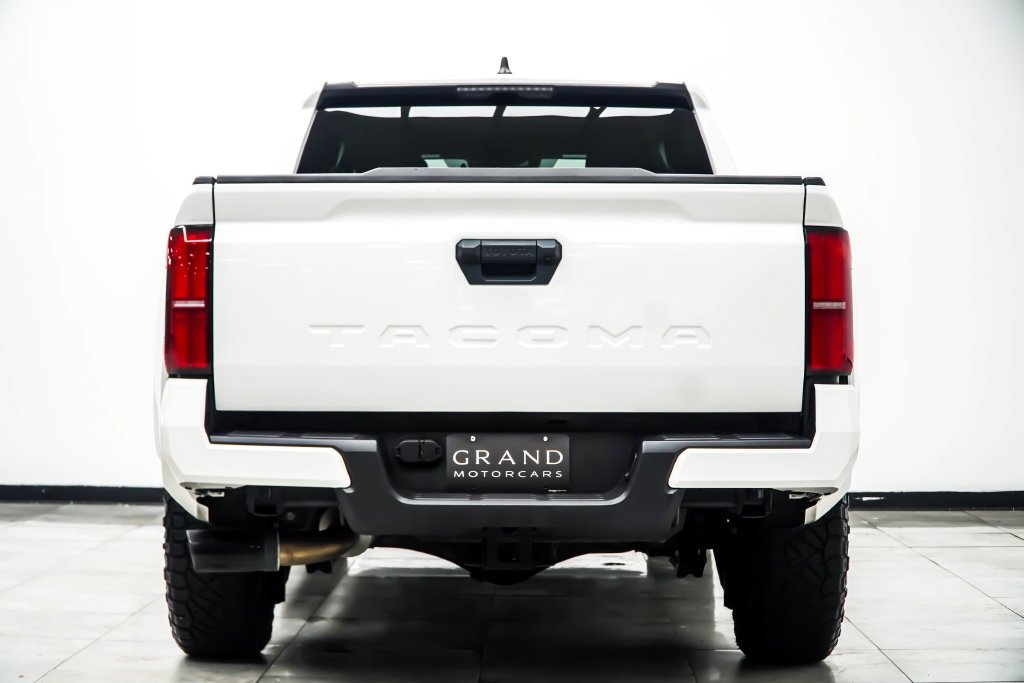 Used 2024 White Toyota SR5 image 15