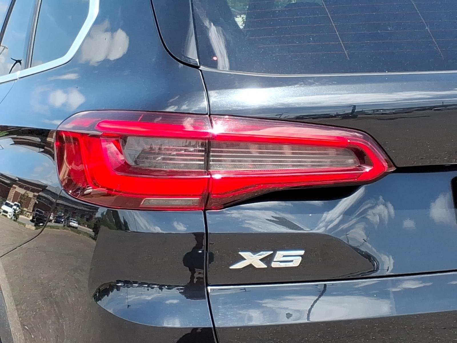 Used 2020 Black Sapphire Metallic BMW sDrive40i image 16