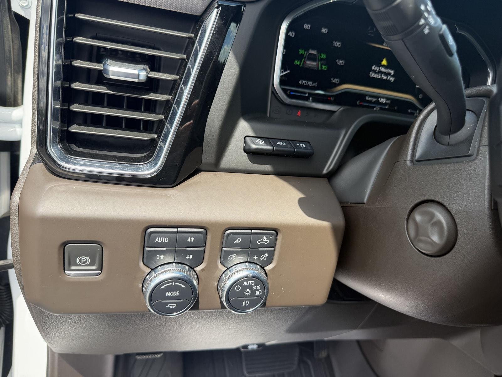 Used 2023 White Frost Tricoat GMC Denali image 27