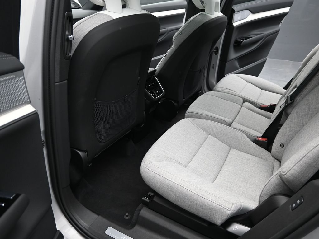 2025 Volvo EX90 Ultra - Photo 12