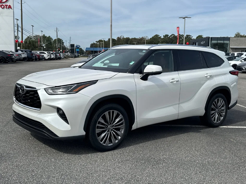 Used 2020 White Toyota Platinum image 7