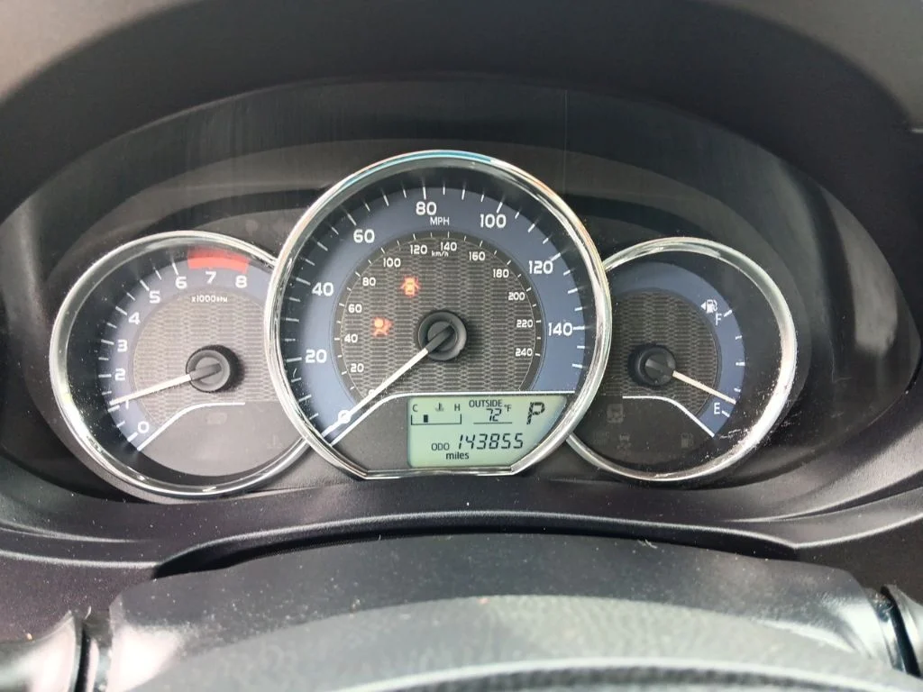 Used 2014 4Evergreen Mica Toyota LE image 20