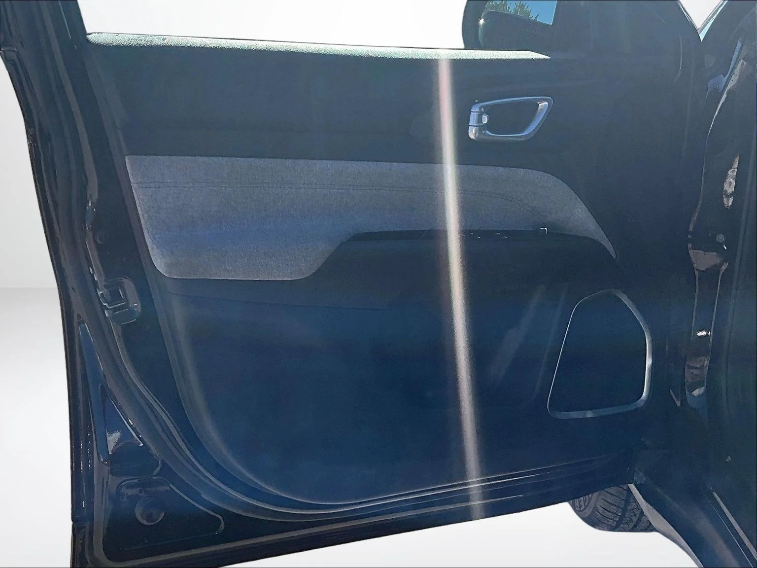 Used 2023 Black Jeep Latitude image 24