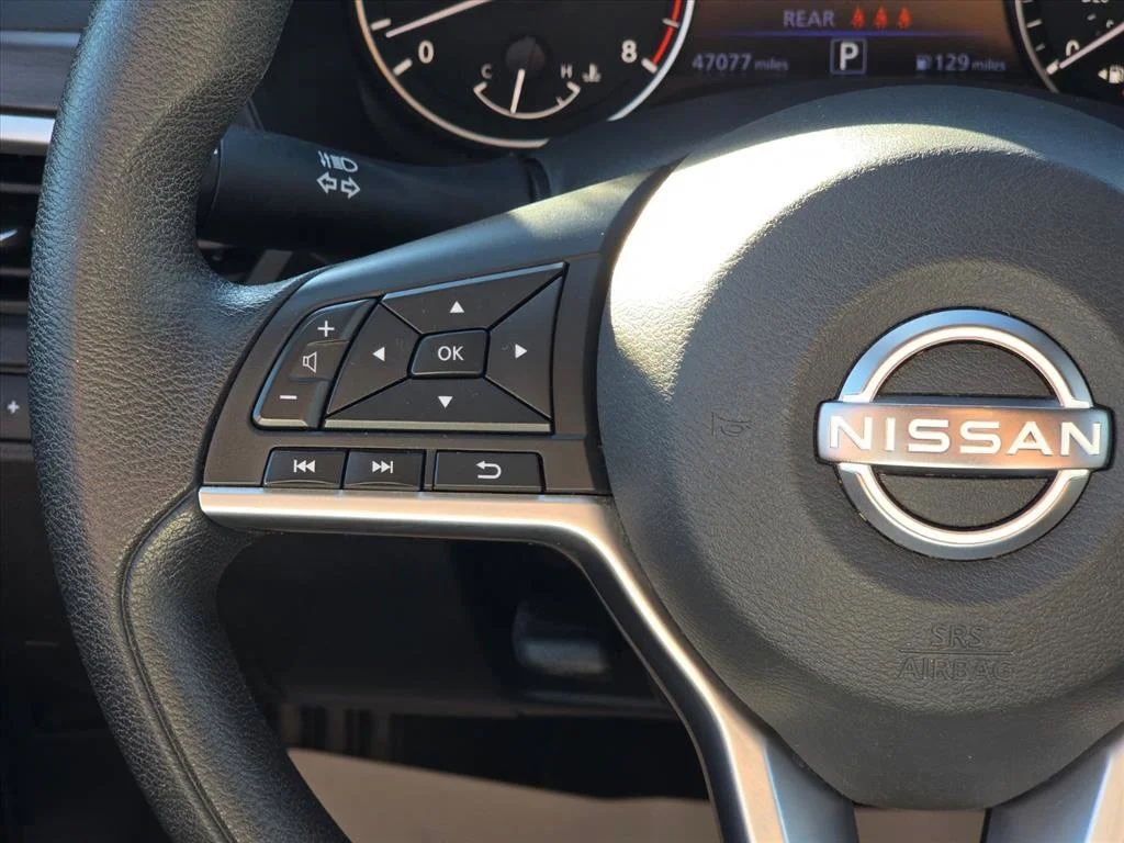 Used 2025 Black Nissan 2.5 SV image 13