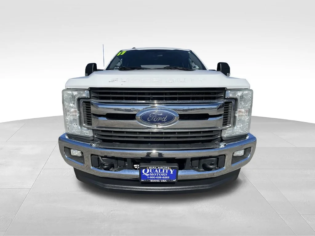 Used 2017 White Ford XLT image 2