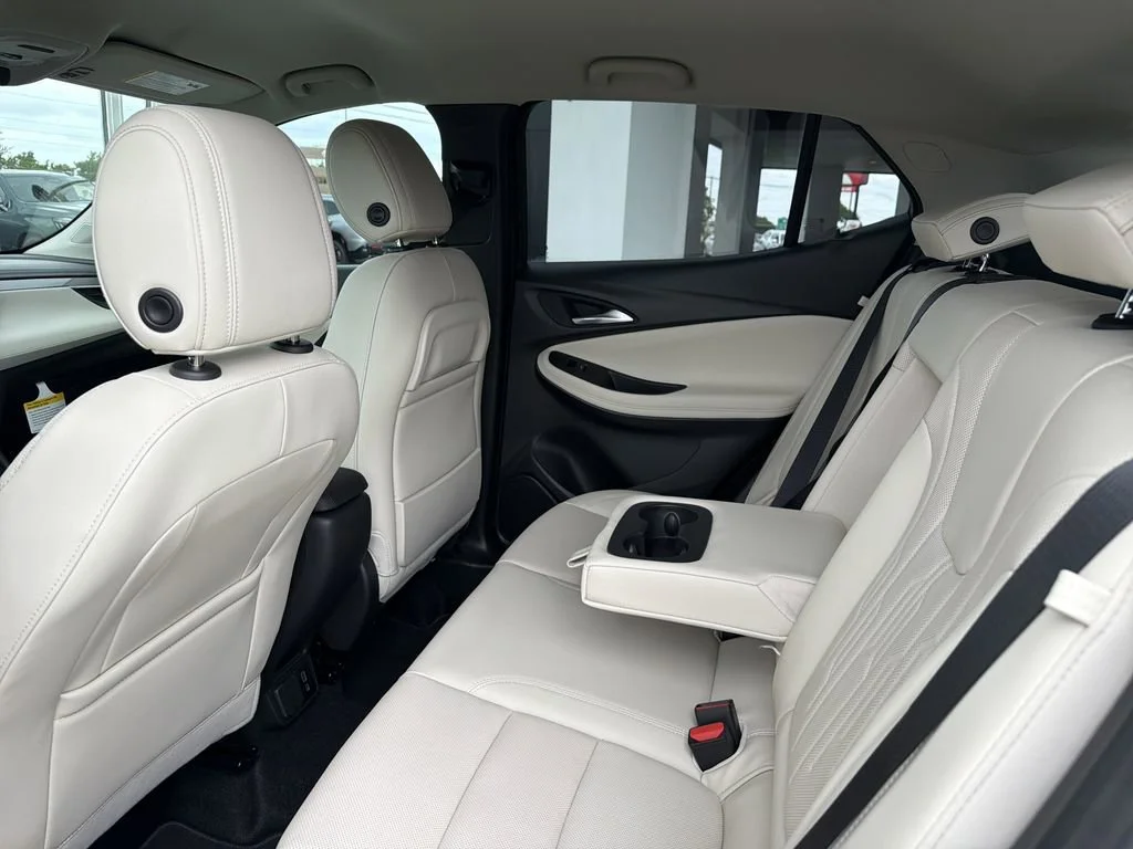 New 2026 White Frost Tricoat Buick Avenir image 17