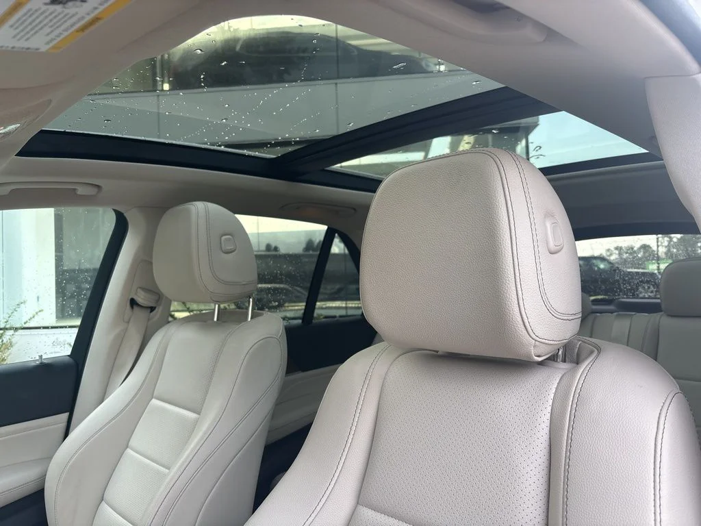 Used 2022 White Mercedes-Benz GLE 350 image 55