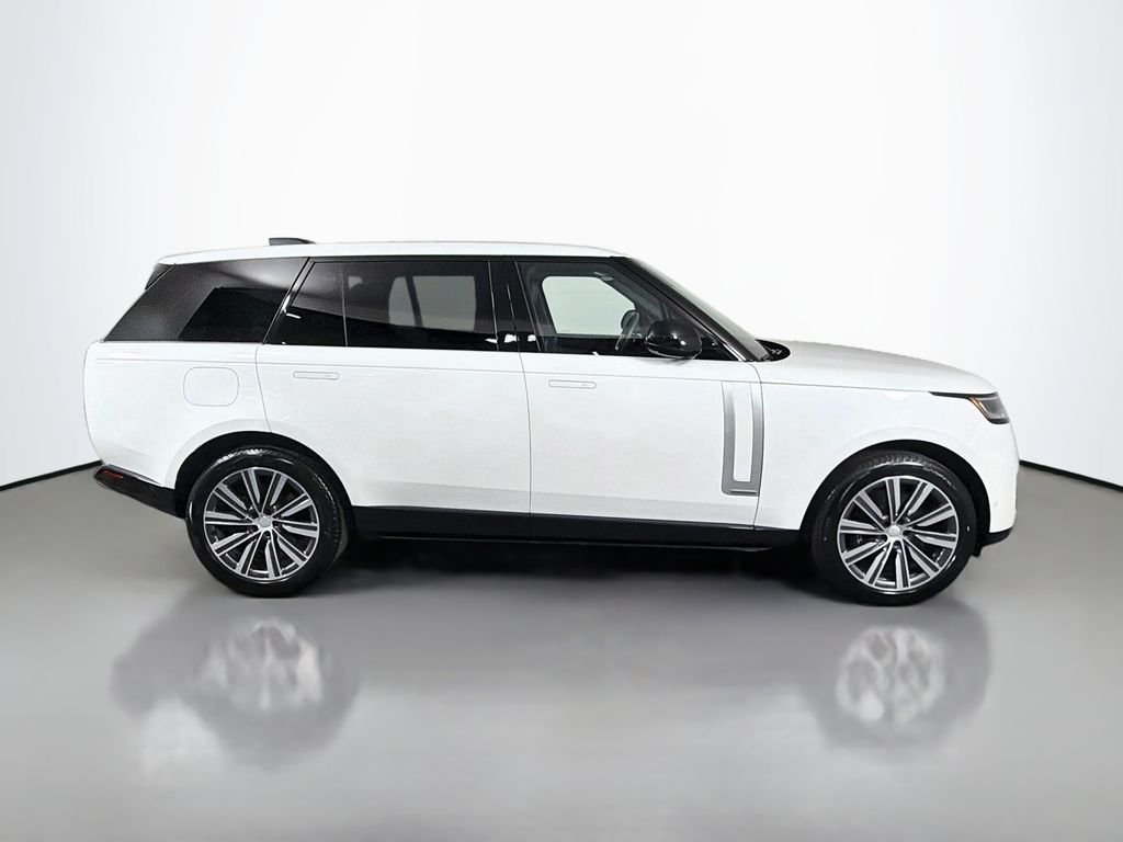 Used 2025 Ostuni Pearl Wht Prem Met Land Rover Autobiography image 4