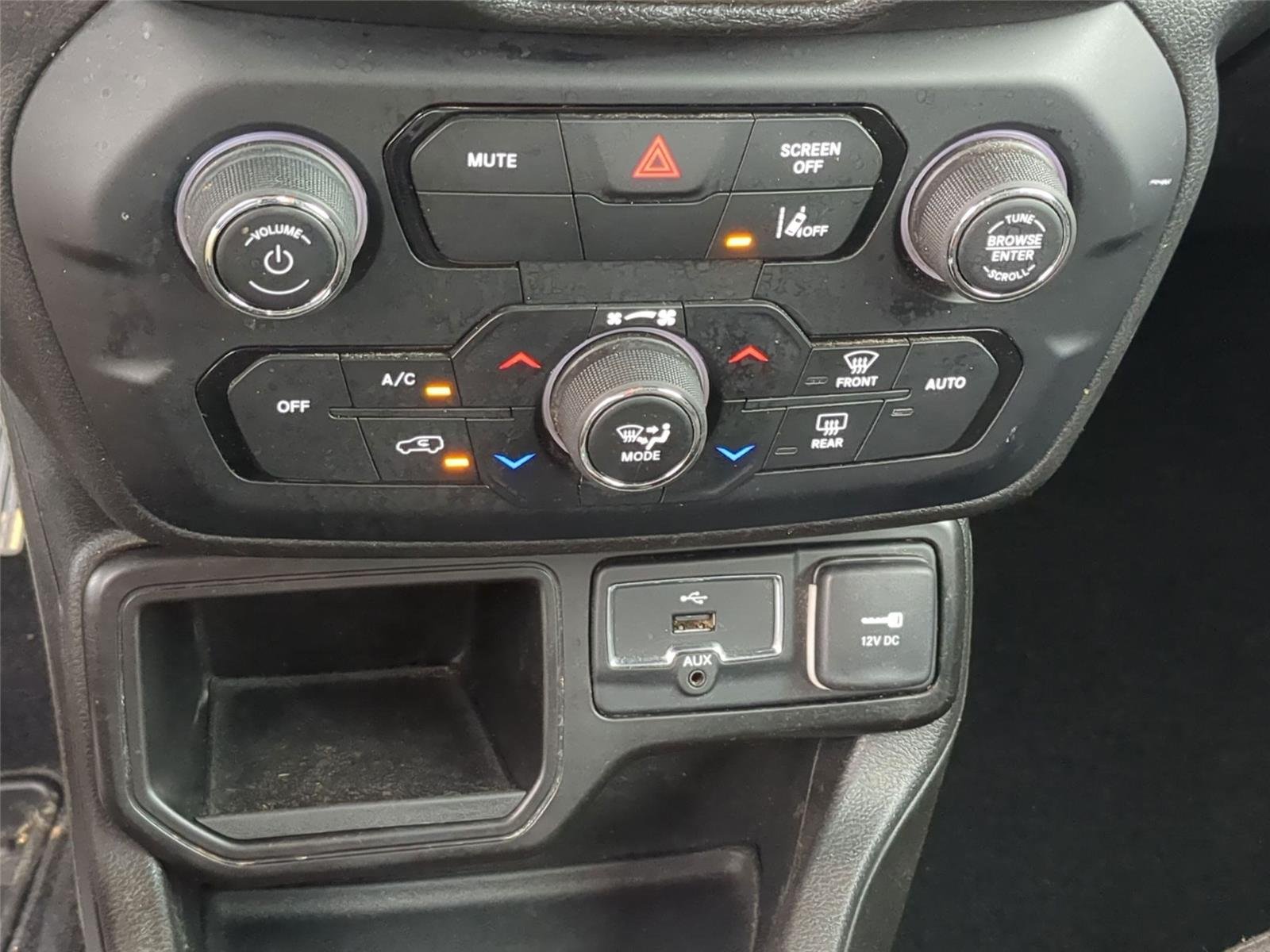 Used 2021 Bikini Metallic Clearcoat Jeep Sport image 27