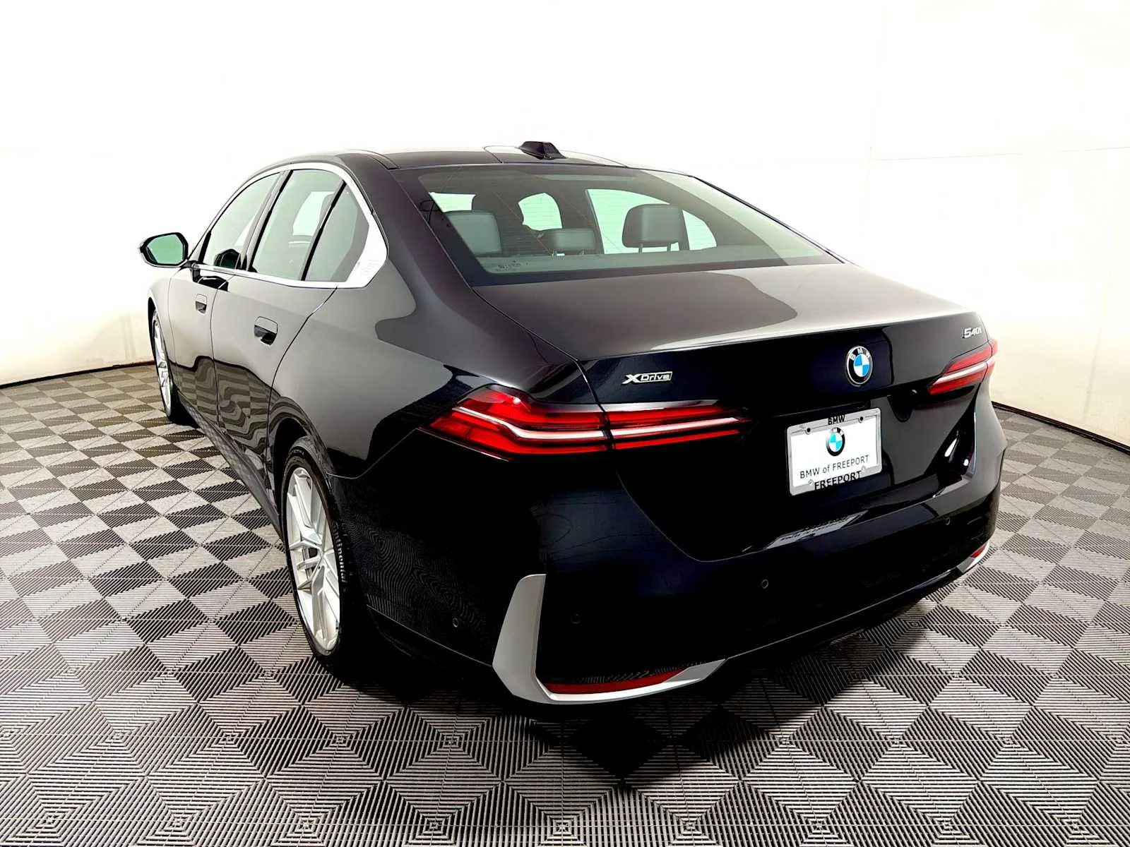 Used 2024 Black Sapphire Metallic BMW 540i xDrive image 5