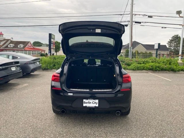 Used 2018 Jet Black BMW xDrive28i image 5